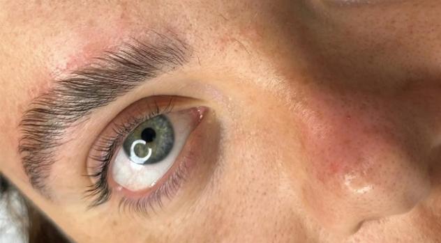 teinture des sourcils